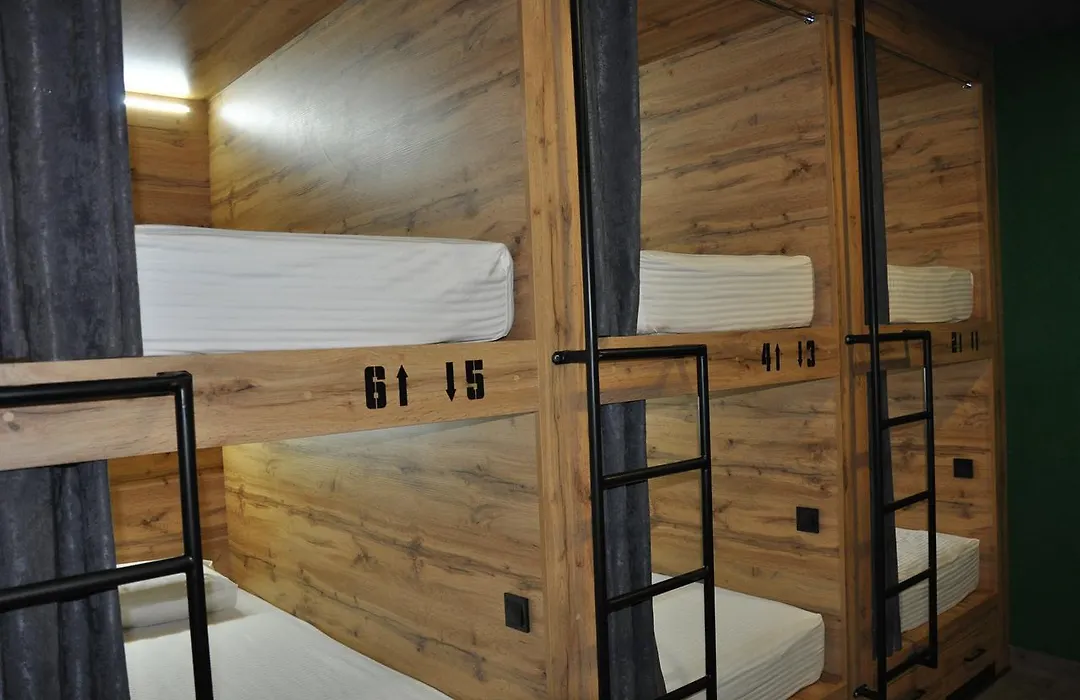 Full House Capsule Hostel-1